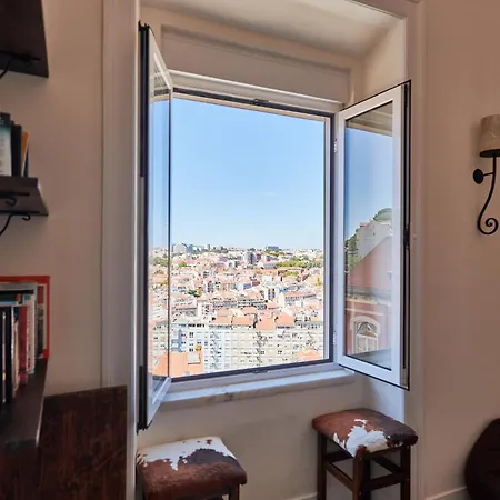 The Sunset Nest Apartment Lissabon